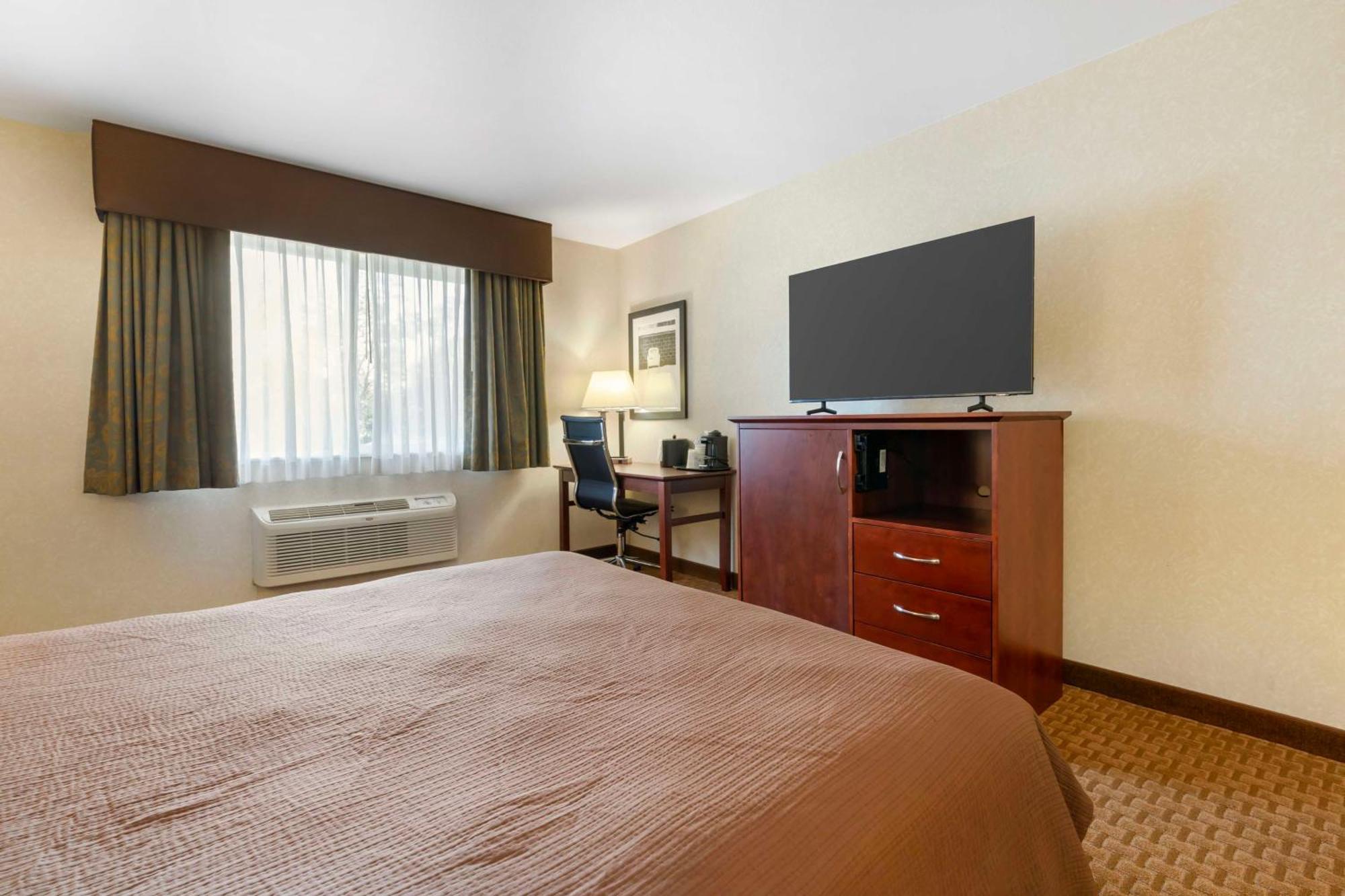 Inn Western